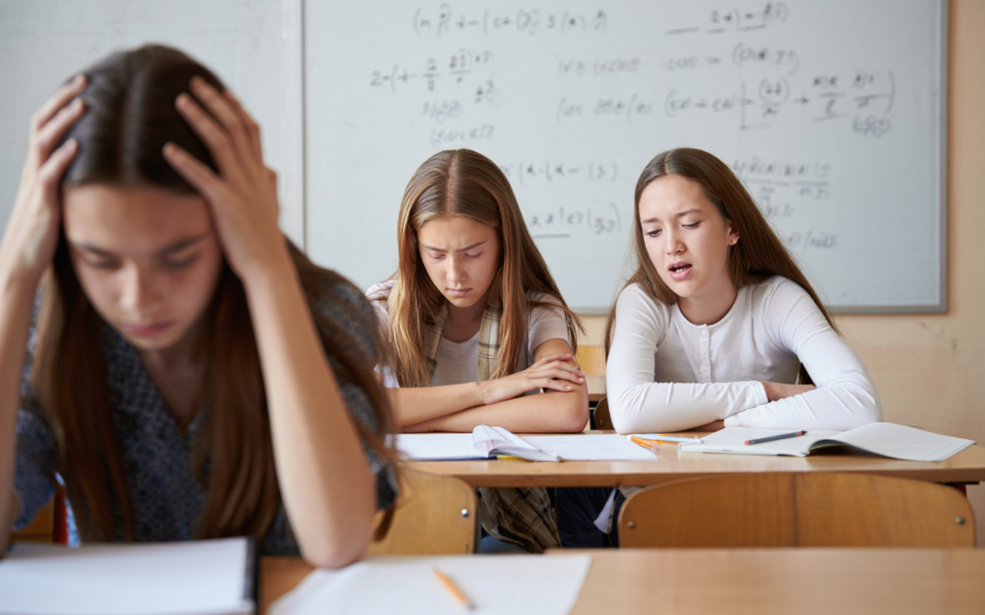 التحديات التي تواجه الطلبة في تعلم اللغة الإنجليزية وكيفية التغلب عليها